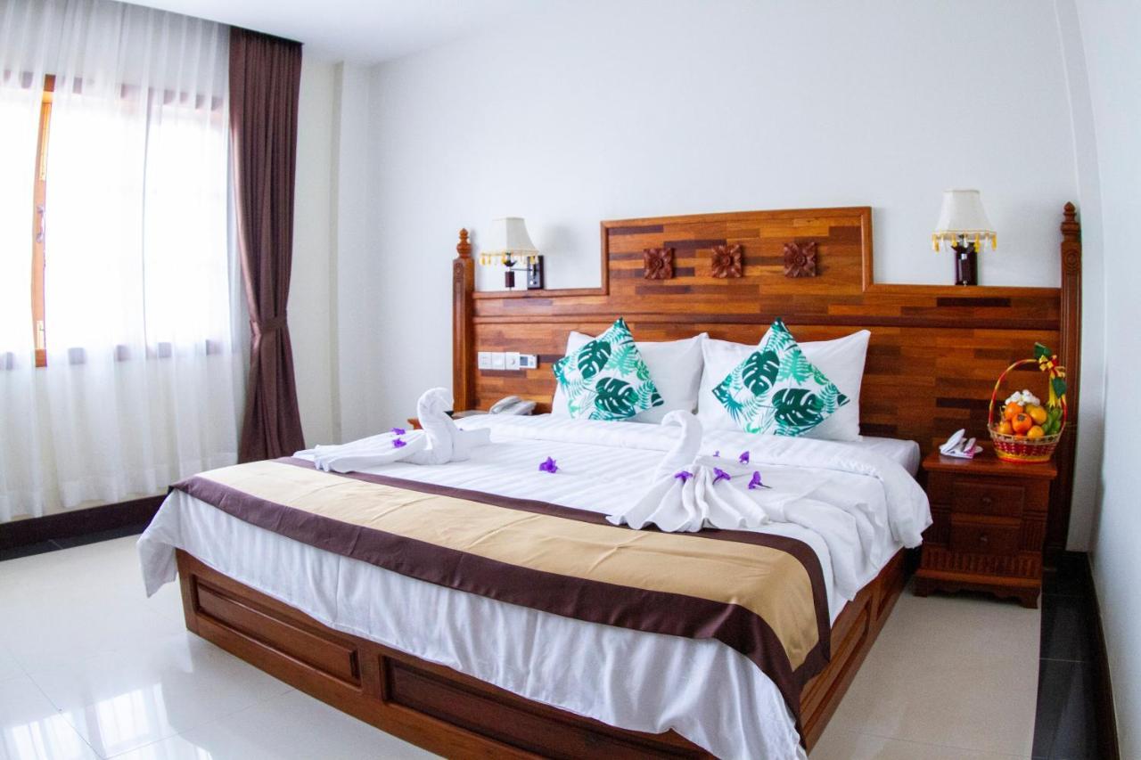 Kampong Thom Palace Hotel Ngoại thất bức ảnh