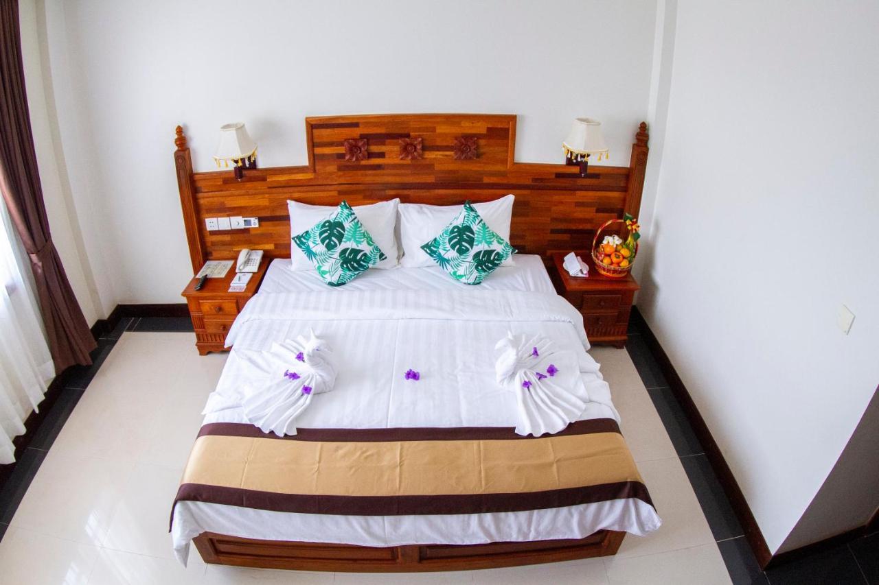 Kampong Thom Palace Hotel Ngoại thất bức ảnh