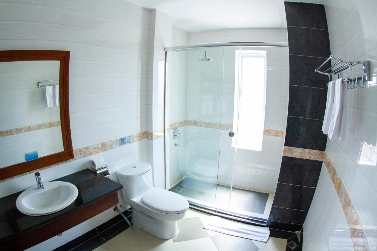 Kampong Thom Palace Hotel Ngoại thất bức ảnh