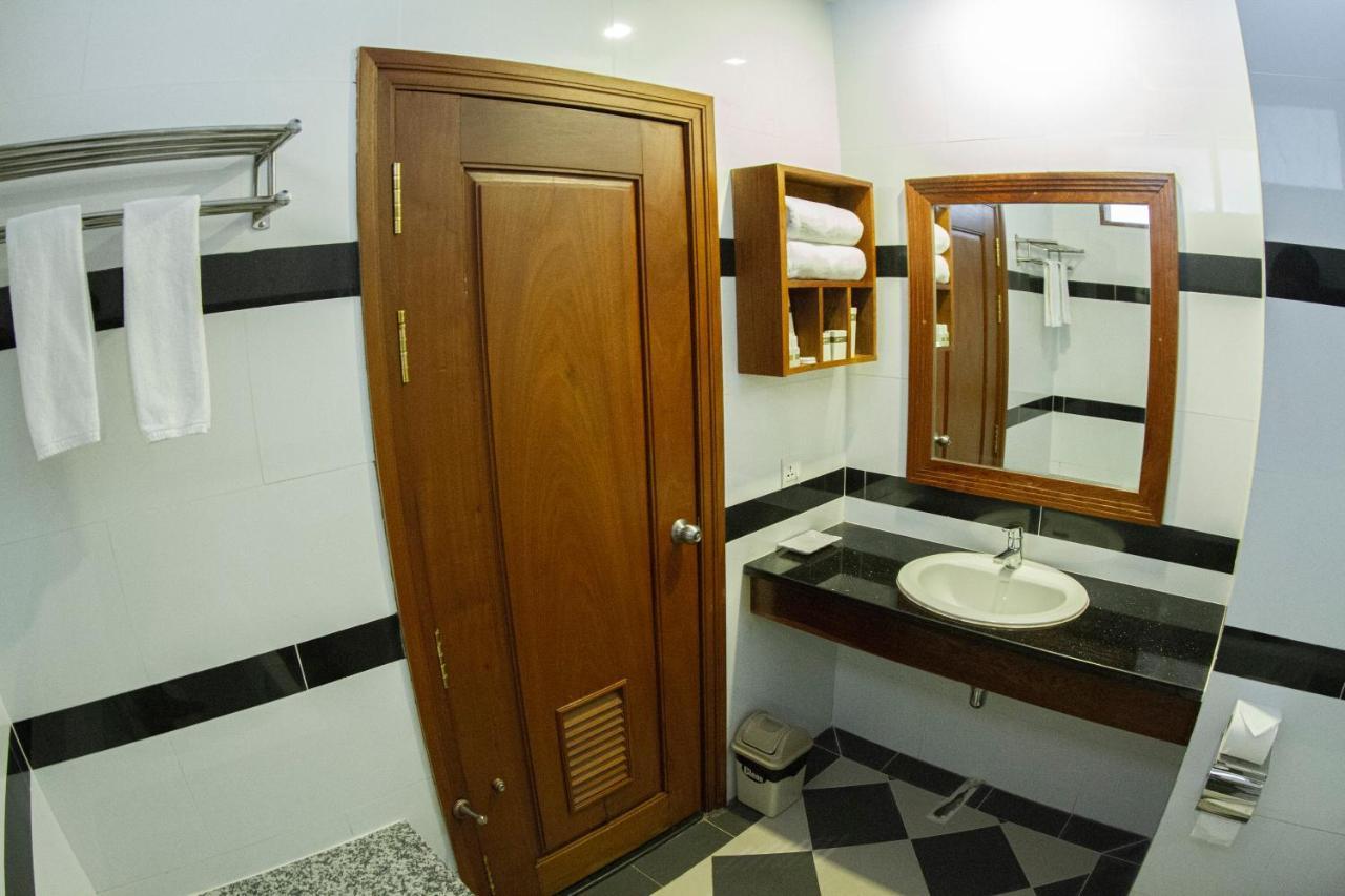 Kampong Thom Palace Hotel Ngoại thất bức ảnh