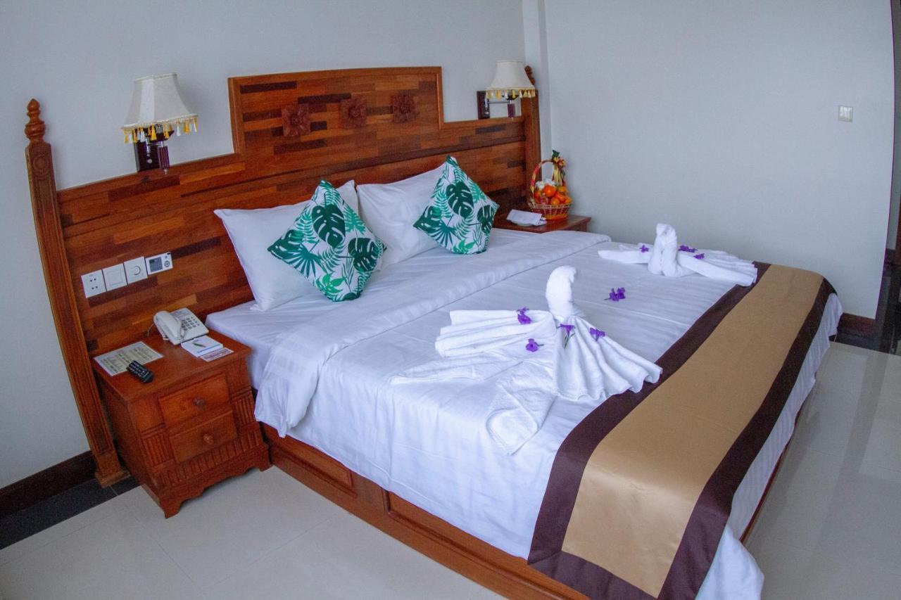 Kampong Thom Palace Hotel Ngoại thất bức ảnh