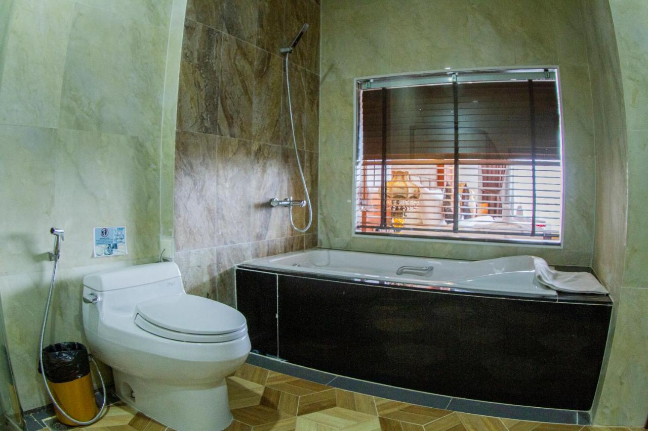 Kampong Thom Palace Hotel Ngoại thất bức ảnh