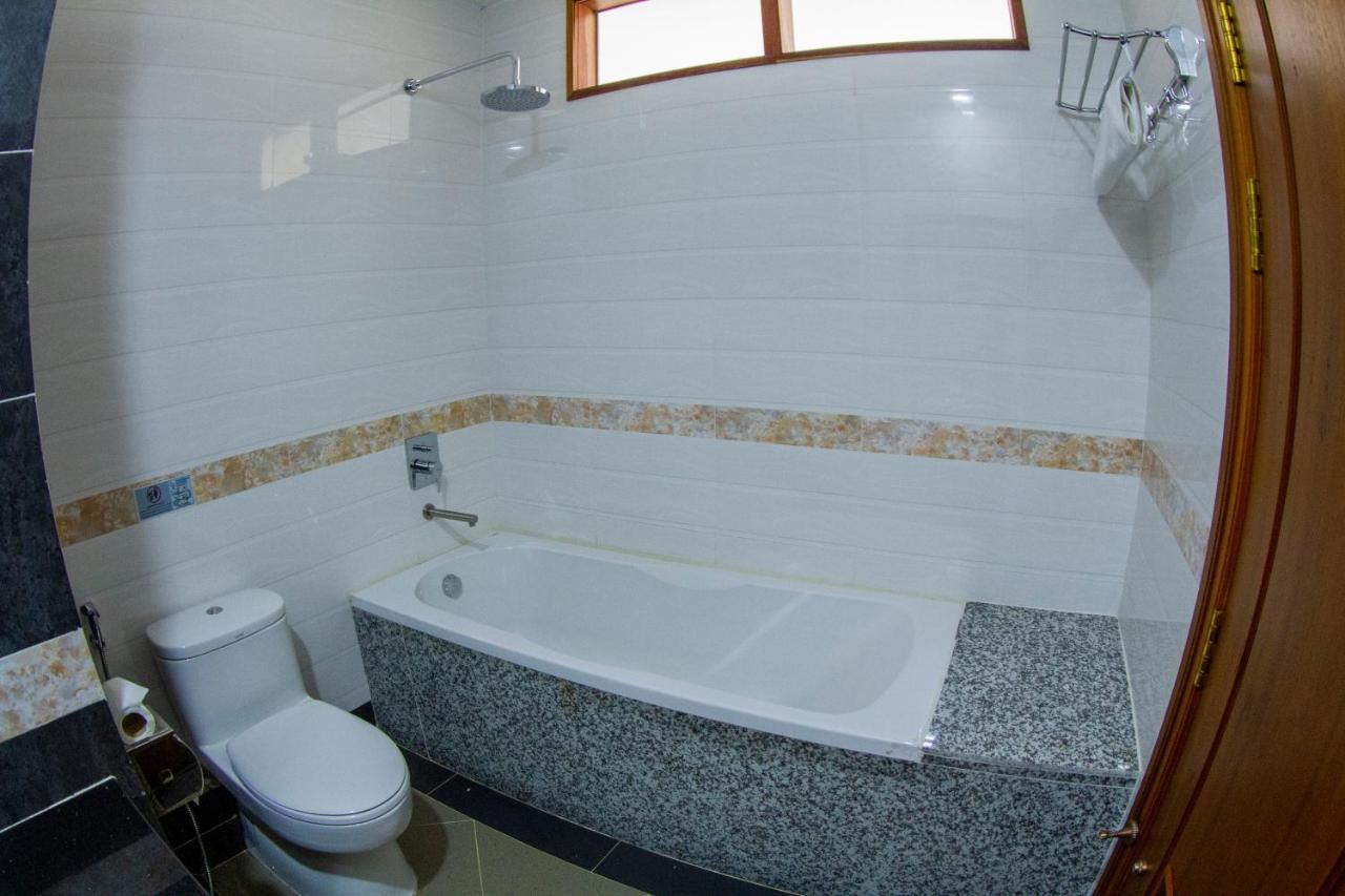 Kampong Thom Palace Hotel Ngoại thất bức ảnh