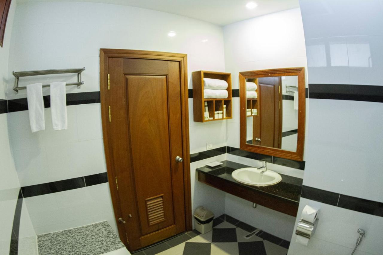 Kampong Thom Palace Hotel Ngoại thất bức ảnh