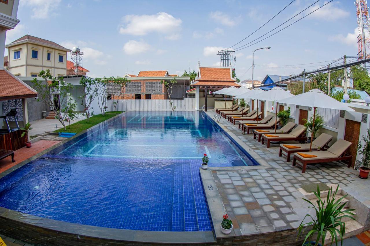 Kampong Thom Palace Hotel Ngoại thất bức ảnh