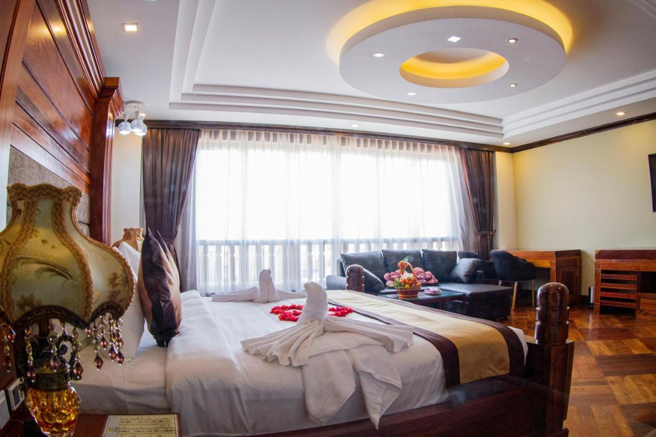 Kampong Thom Palace Hotel Ngoại thất bức ảnh