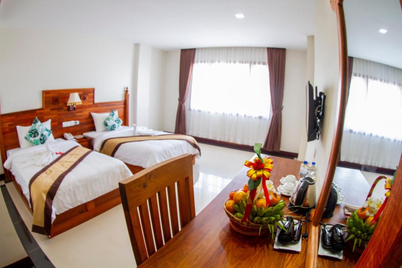 Kampong Thom Palace Hotel Ngoại thất bức ảnh
