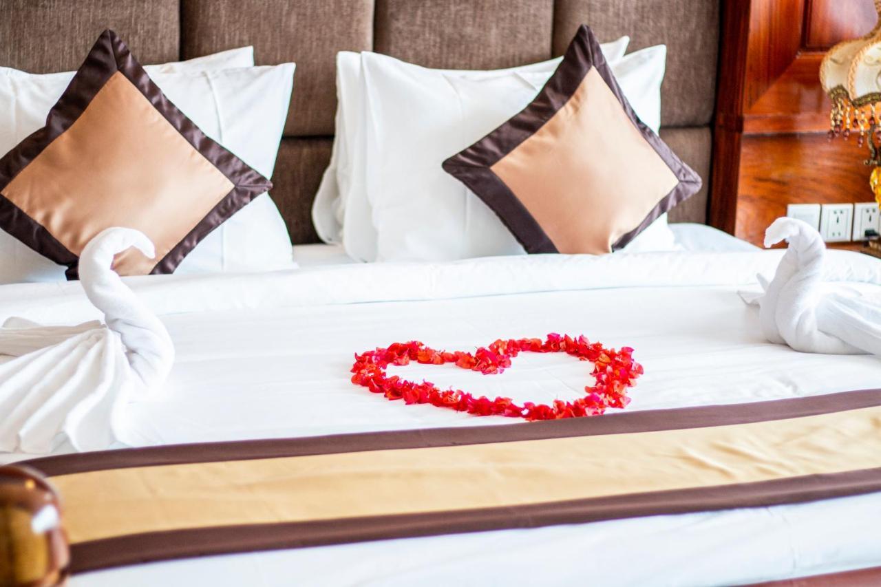 Kampong Thom Palace Hotel Ngoại thất bức ảnh